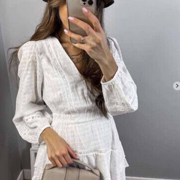 White embroidered dress - Picture 4 of 7